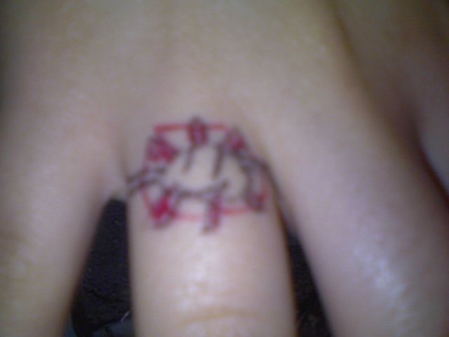 그녀에게 최고급 반지를 주었습니다.